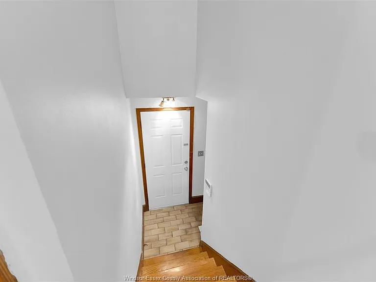 1451 Ouellette Ave #UPPER — Photo 12