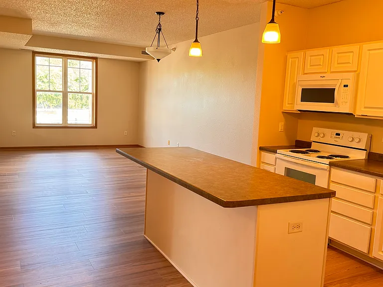 1776 Maryland Ave E #309 — Photo 2