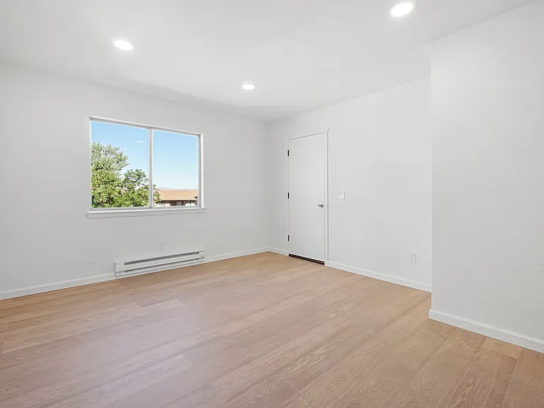 2085 Highview Ct — Photo 14