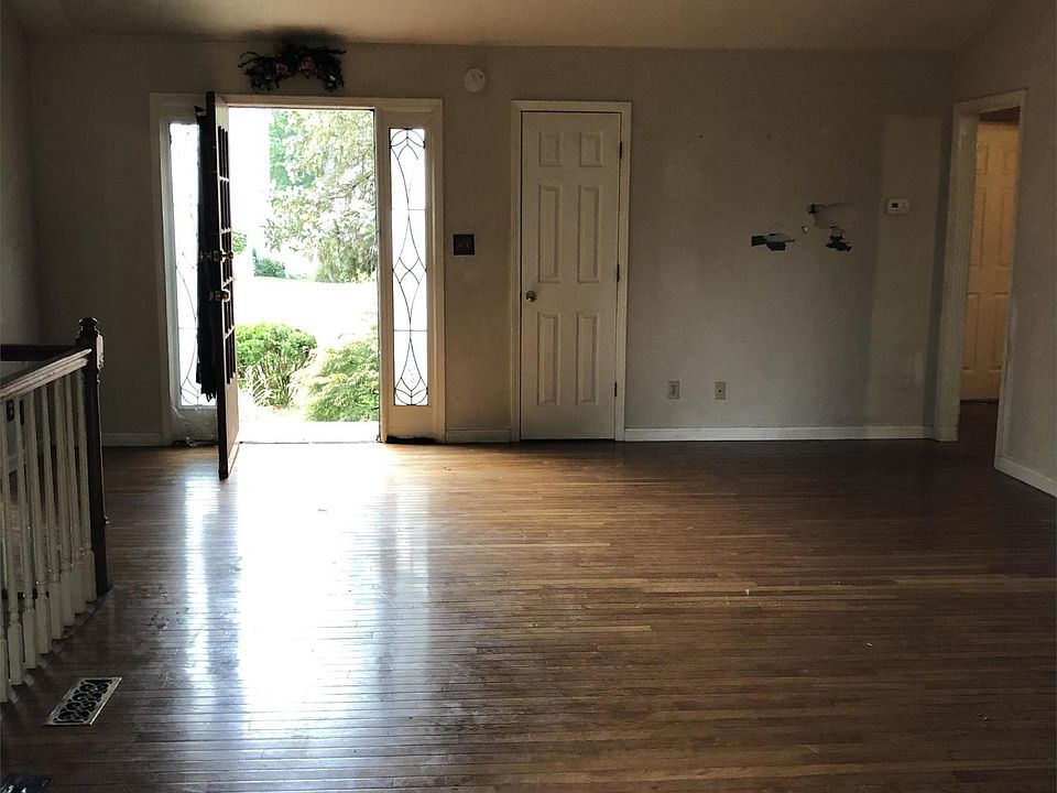 2nd image of 5509 Woodcross Pl