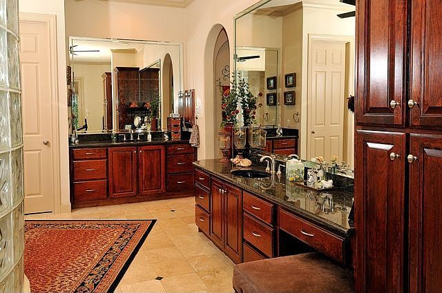 2nd image of 103 Trinity Oaks Cir
