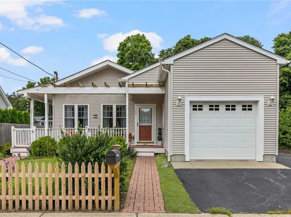 297 Ives Rd, Warwick, RI 02818