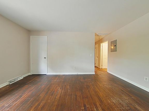 3rd image of 2021 Maywood St