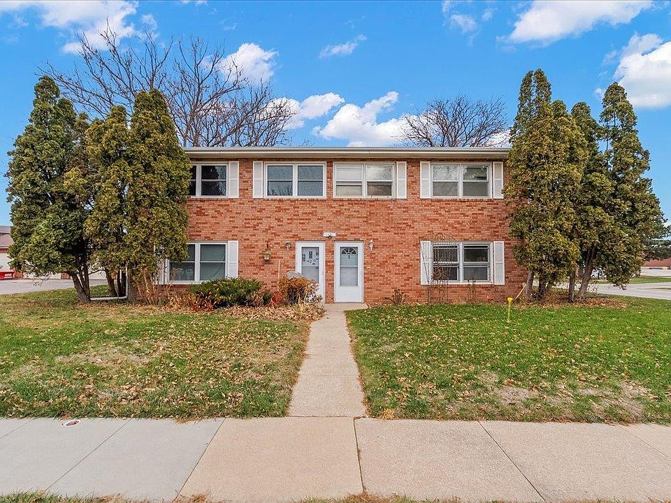 1st image of 2421 Crescent Dr APT 4