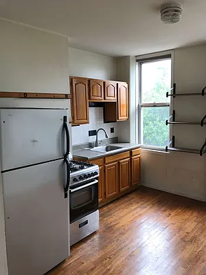 Rented by Flatiron Real Estate Advisors LLC | media 28