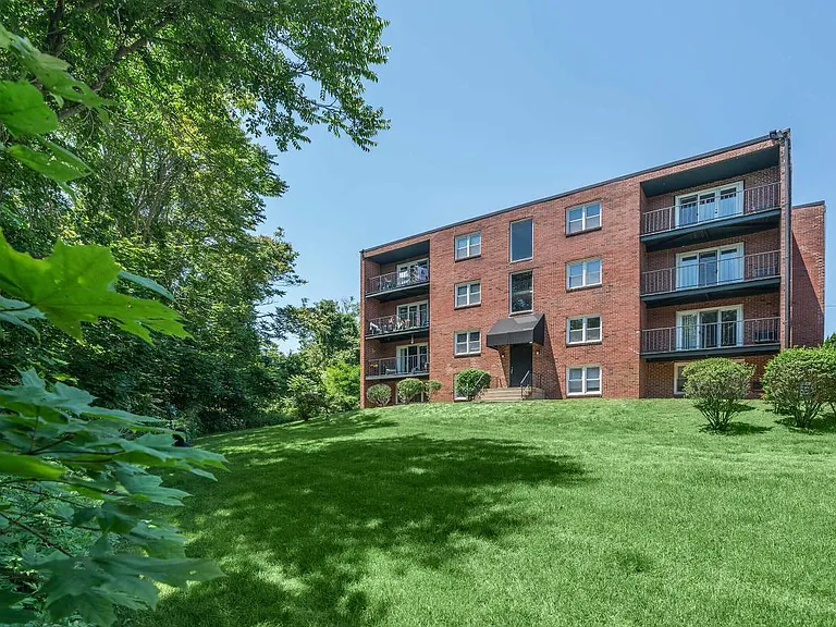 Groton Towers — Photo 4