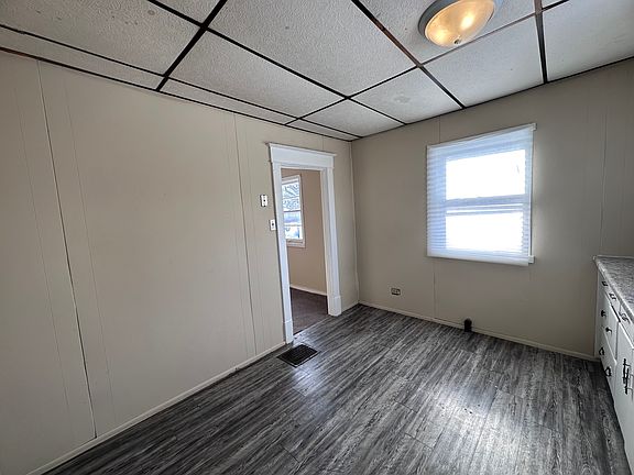 3rd image of 124 N Beard St