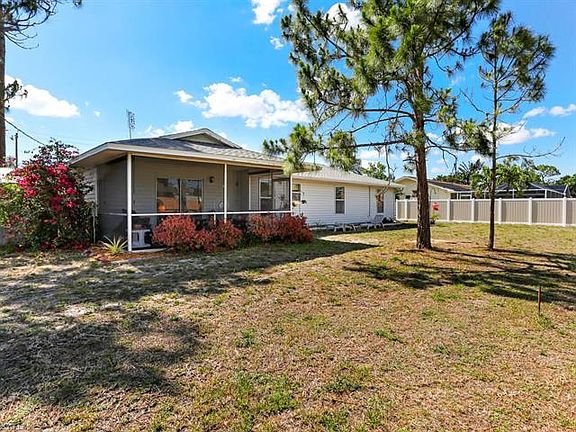3rd image of 18195 Wood Dr
