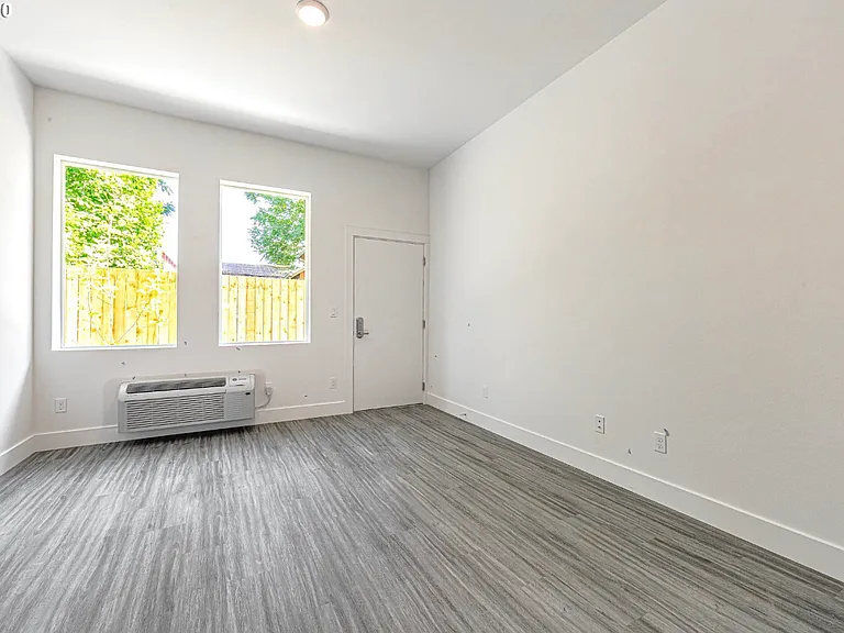 4130 NE Garfield Ave #203 — Photo 8