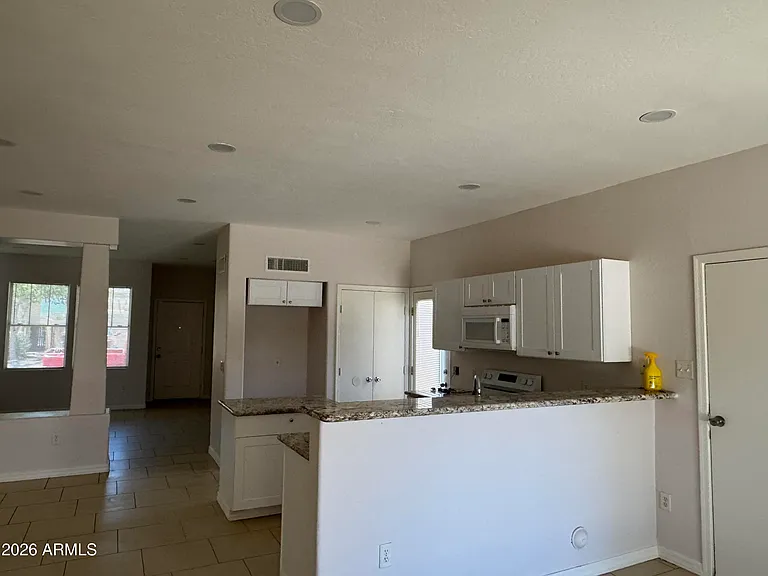 1309 S 121st Ln — Photo 4