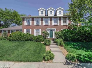 1302 Crown Ct, Bloomington, IL 61704