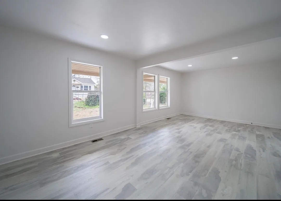 2 bed, 1150 sqft, $1,585 — Photo 2