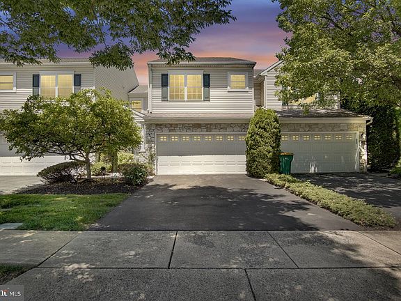 2nd image of 737 Ferris Way
