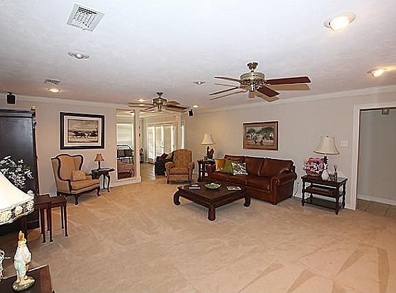 4th image of 705 Stonelake Dr