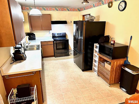 5th image of 413 Southville Dr