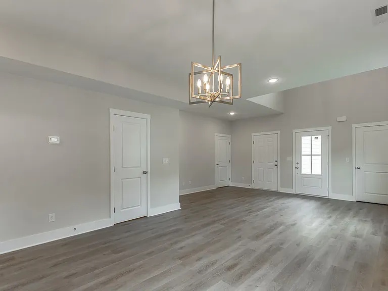 4696 Heiskell Dr — Photo 6