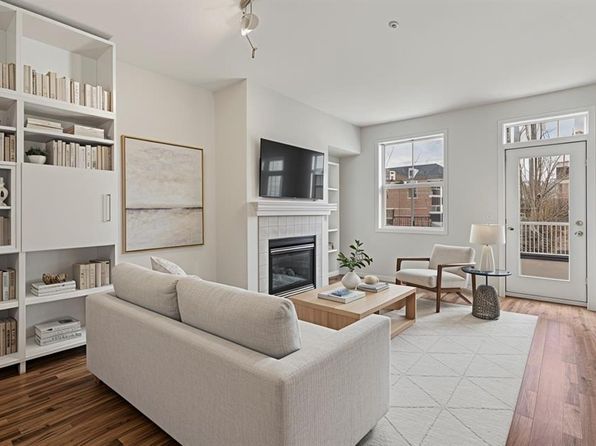 3651 Marda Line SW #206, Calgary, AB T2T 6J7