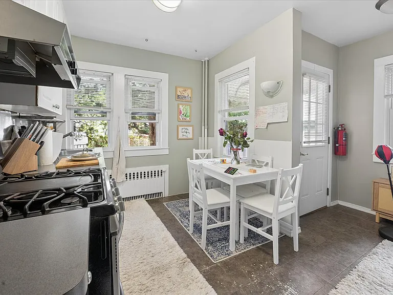 31 Armourvilla Ave — Photo 9