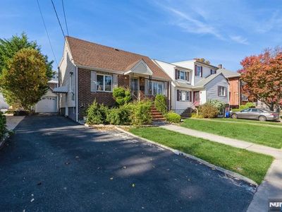 795 Kingsland Ave, Ridgefield, NJ, 07657