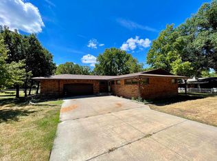 533 Post Rd, El Dorado, KS 67042