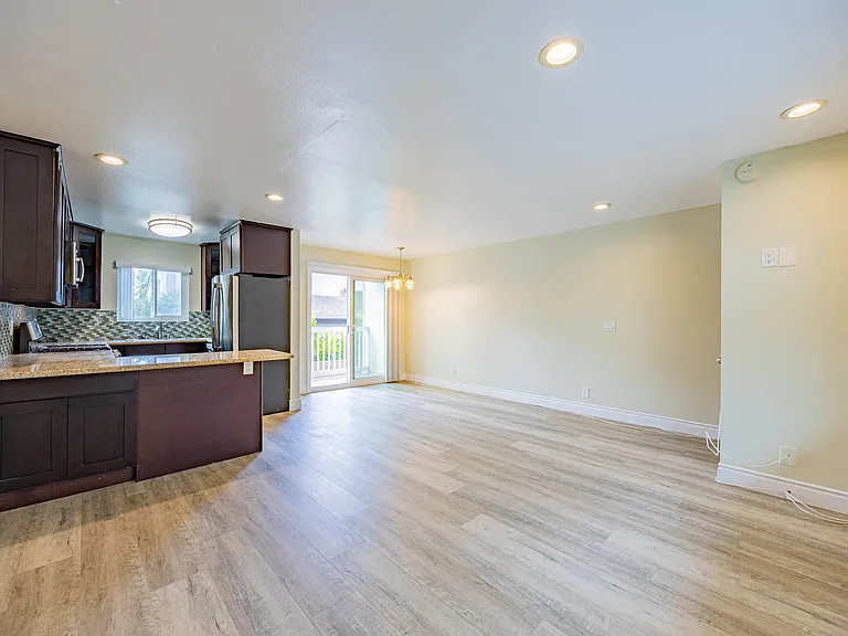 2411 Prospect Ave #107 — Photo 4