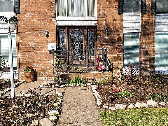 5th image of 818 Kentucky St