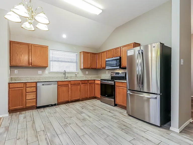 1082 Magnolia Ln — Photo 5
