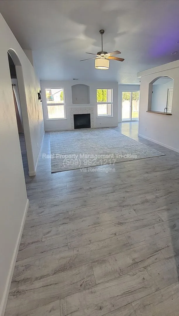 4 bed, 2.0 bath, 1516 sqft, $2,295 — Photo 2