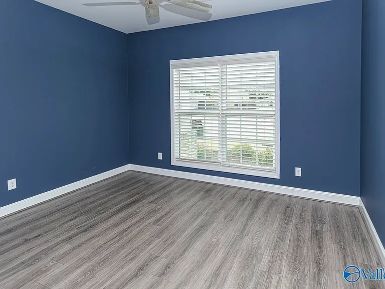 125 River Springs Ct — Photo 5