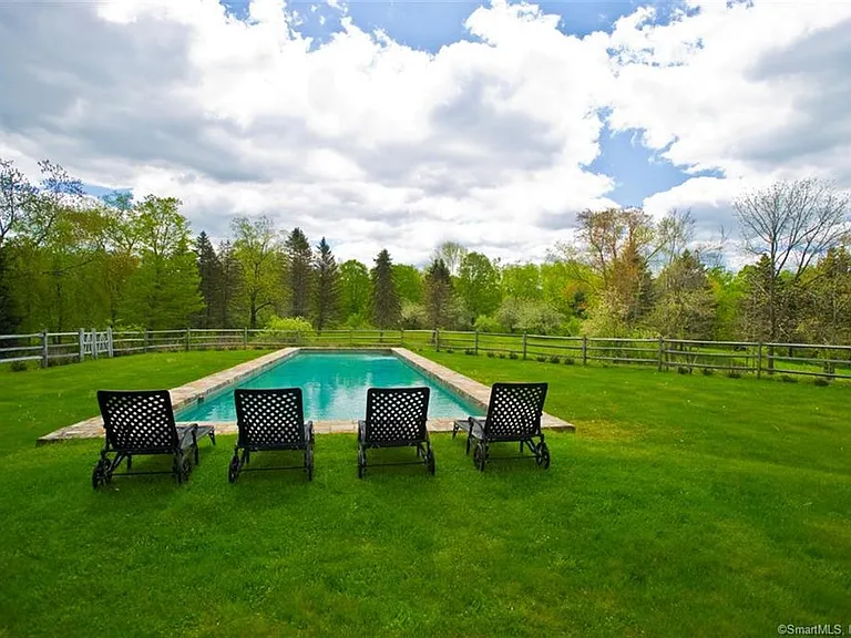 10 Sunny Ridge Rd — Photo 34