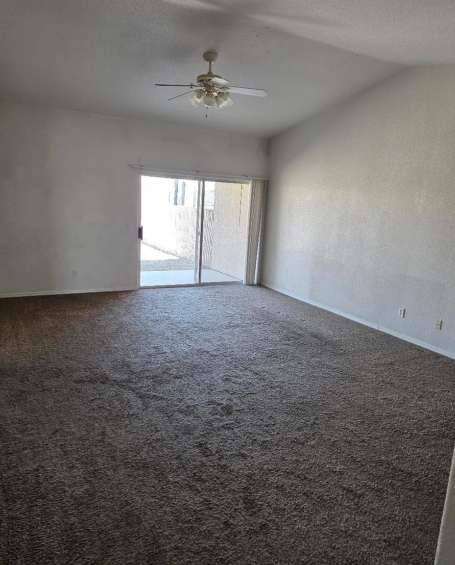 2 bed, 1000 sqft, $1,400 — Photo 4