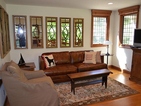 5th image of 2120 Castle Crest Dr