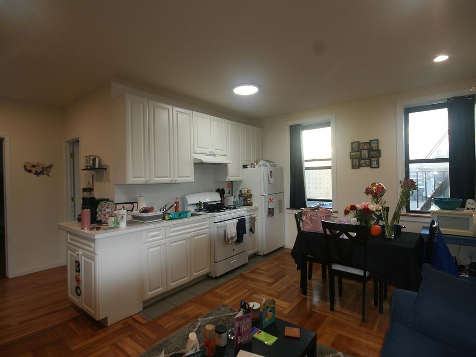 1st image of 35 Lincoln Blvd #44