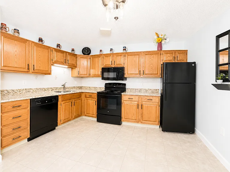 490 River Rd #31 — Photo 3