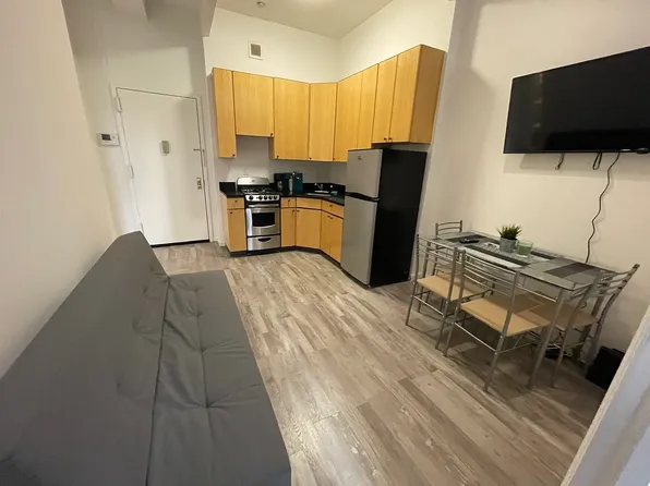 407 W 51st St, New York, NY