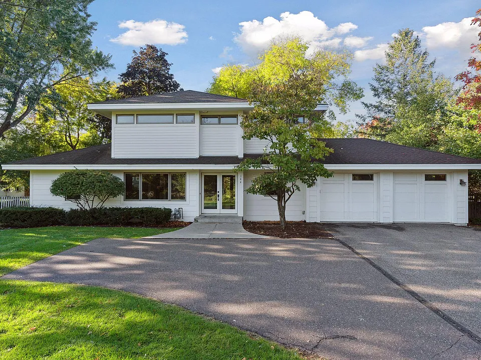144 Babcock Ln