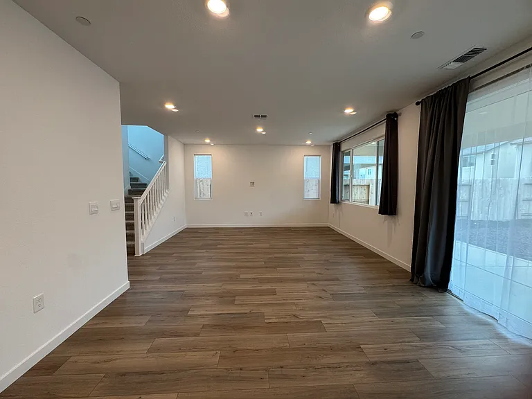 8143 Champart Cir — Photo 14