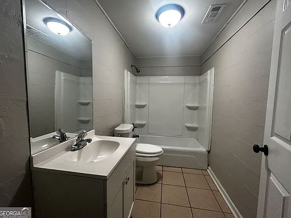 5th image of 418 Walter St NW #3
