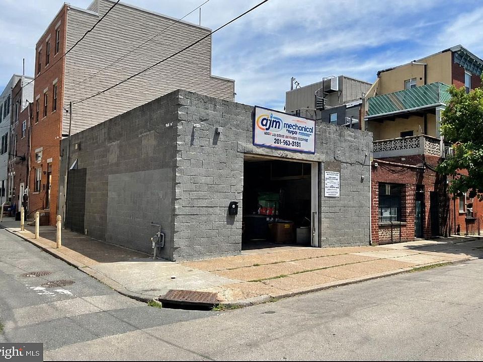 1st image of 203 Moore St