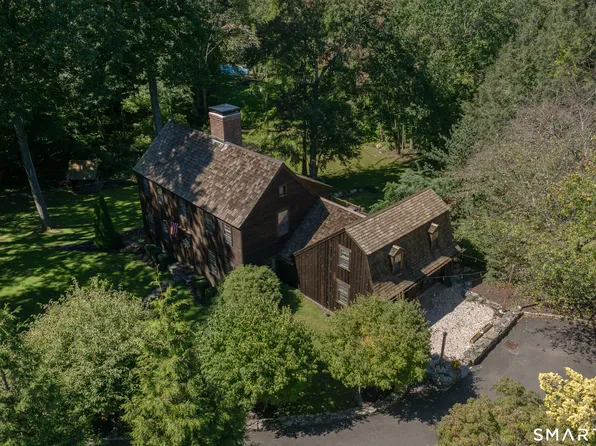 31 Old Barn Road, Trumbull, CT 06611