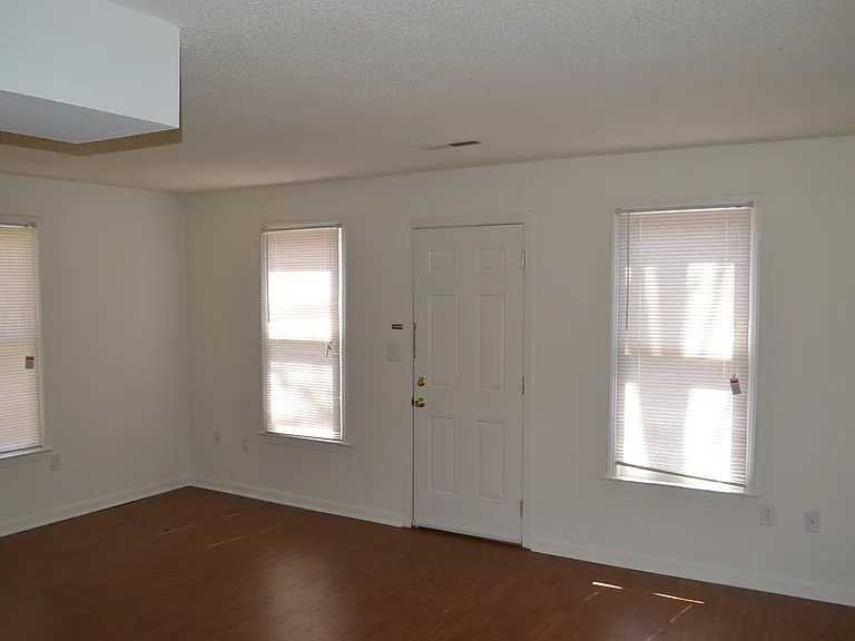 118 Franklin Dr — Photo 5