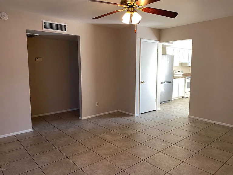 2231 W Fremont Dr — Photo 3