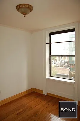 Rented by Bond New York | media 36