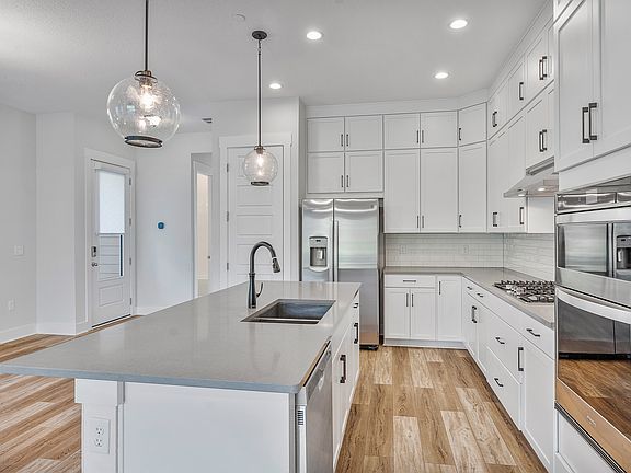 2nd image of 119 Carousel Dr