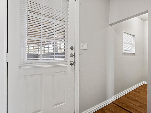 5th image of 913 W Chestnut Street # Fl 2nd