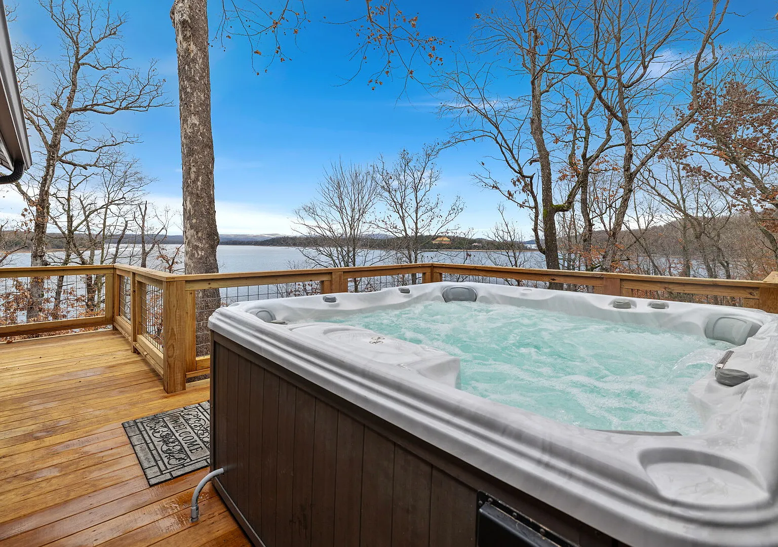 Horizon Hideaway-ON Beaver Lake-Hot Tub-Sunroom — Photo 1