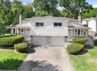 1702 N Drury Ln #1702, Arlington Heights, IL 60004