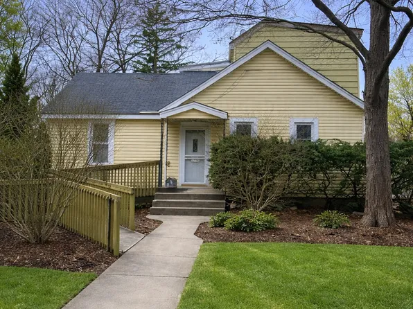 818 Bach St, Northbrook, IL 60062