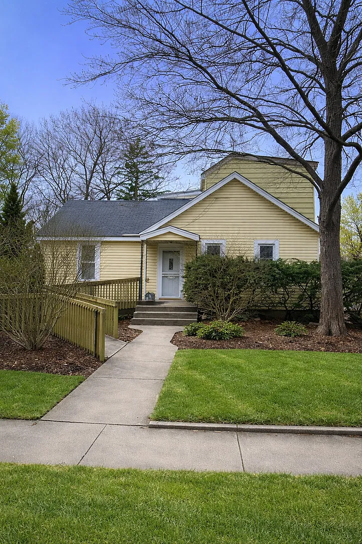 818 Bach St photo 1