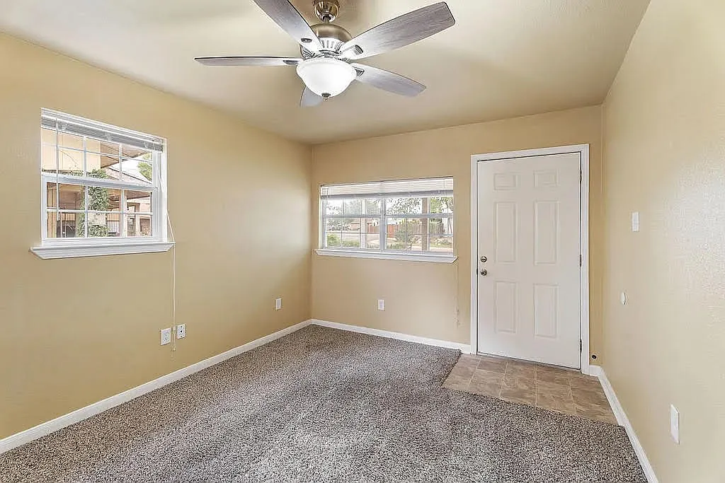 2 bed, 1.0 bath, 576 sqft, $1,100 — Photo 4